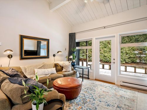 8-2030 Chamonix Cres, Whistler, BC, V8E0B1 | Card Image