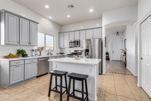 8919 N Treasure Mountain Dr, Tucson, AZ, 85742-4515 | Card Image