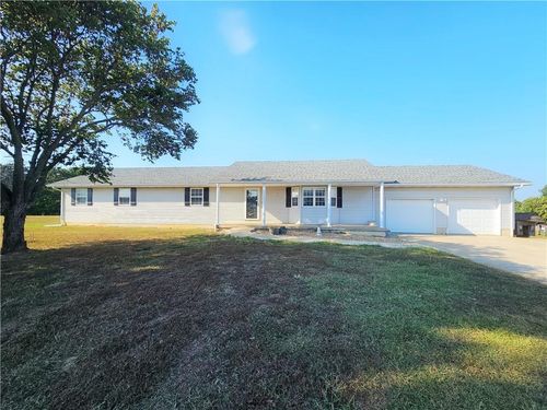 4215 E 320 Rd, El Dorado Springs, MO, 64744-4586 | Card Image