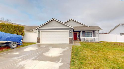 7823 Rush Creek Dr, Pasco, WA, 99301-8004 | Card Image