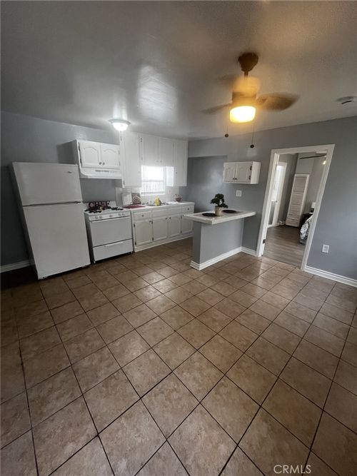 4520 S Normandie Ave, Los Angeles, CA, 90037-2814 | Card Image