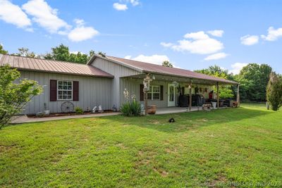 1009 E Gentry Avenue, House other with 3 bedrooms, 2 bathrooms and null parking in Checotah OK | Image 2