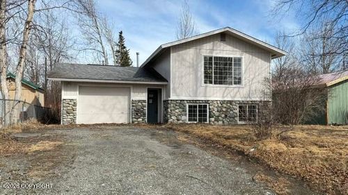 111 W Auklet Ave, Palmer, AK, 99645-6249 | Card Image