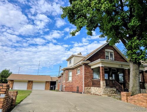 2319 Washington Ave, Granite City, IL, 62040-5433 | Card Image