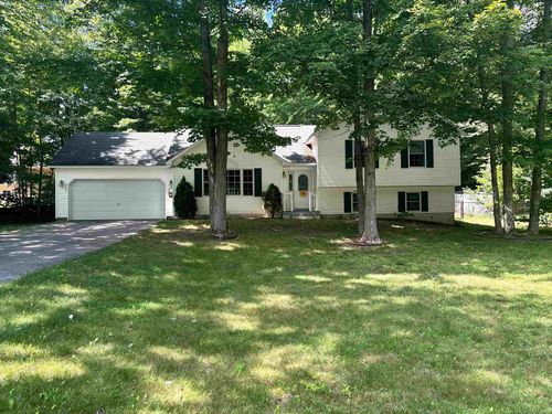 8450 Bent Pine Dr, Lake Ann, MI, 49650-9424 | Card Image