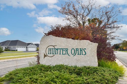 617 Hunter Oaks Blvd, Watertown, WI, 53094-7730 | Card Image