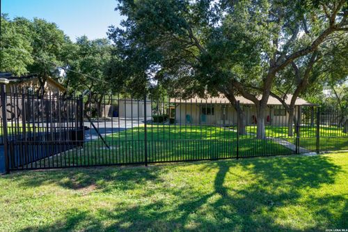 718 Eastview Dr, Canyon Lake, TX, 78133-6459 | Card Image