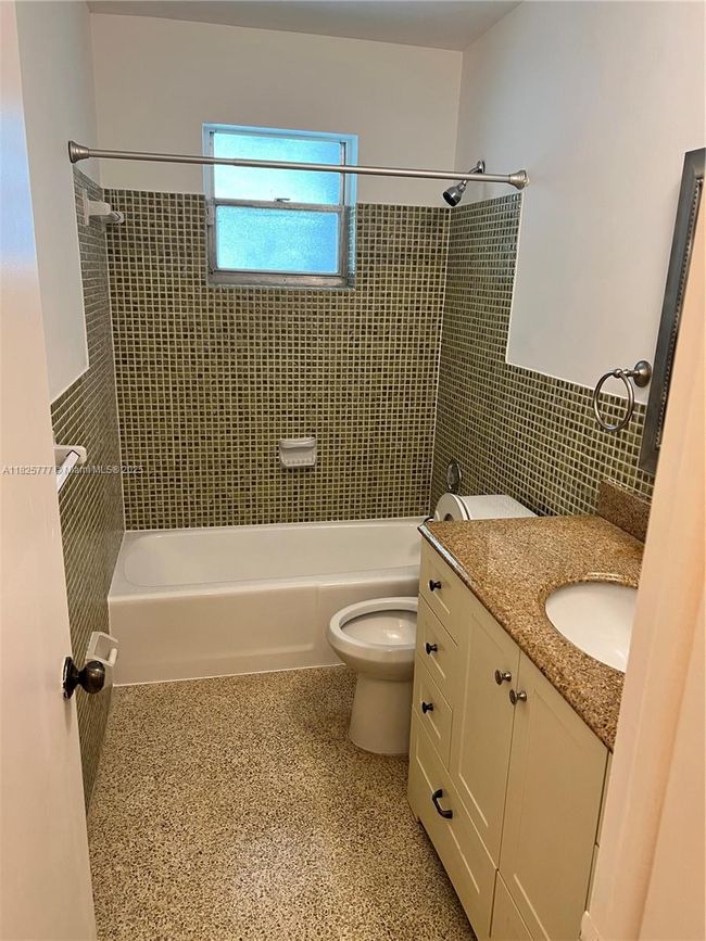 10820 - 10820 Sw 78 Th Ave, Home with 3 bedrooms, 2 bathrooms and null parking in Pinecrest FL | Image 13