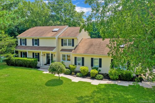 67 Randall Rd, Wading River, NY, 11792-1512 | Card Image