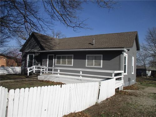 105 W 2nd St, Bartlett, KS, 67332-3215 | Card Image