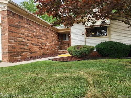 28622 Imperial Dr, Warren, MI, 48093-4298 | Card Image