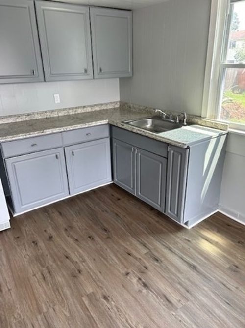 1-6 Crescent Ave, Riverside, RI, 02915-5412 | Card Image
