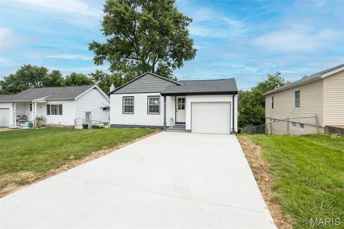 9537 Lydell Dr, Affton, MO, 63123-5420 | Card Image