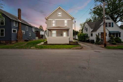 1018 Loree St, Fort Wayne, IN, 46805-4347 | Card Image