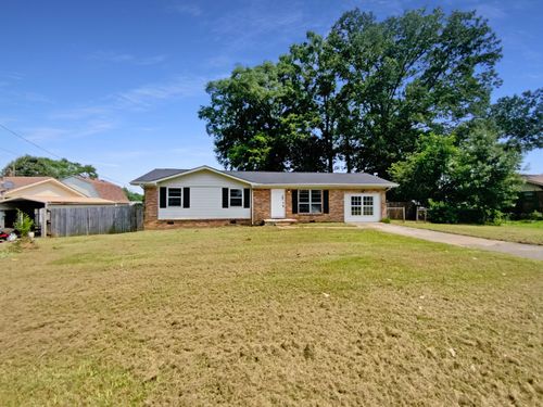 523 Pinewood Cir, Fort Oglethorpe, GA, 30742-3044 | Card Image