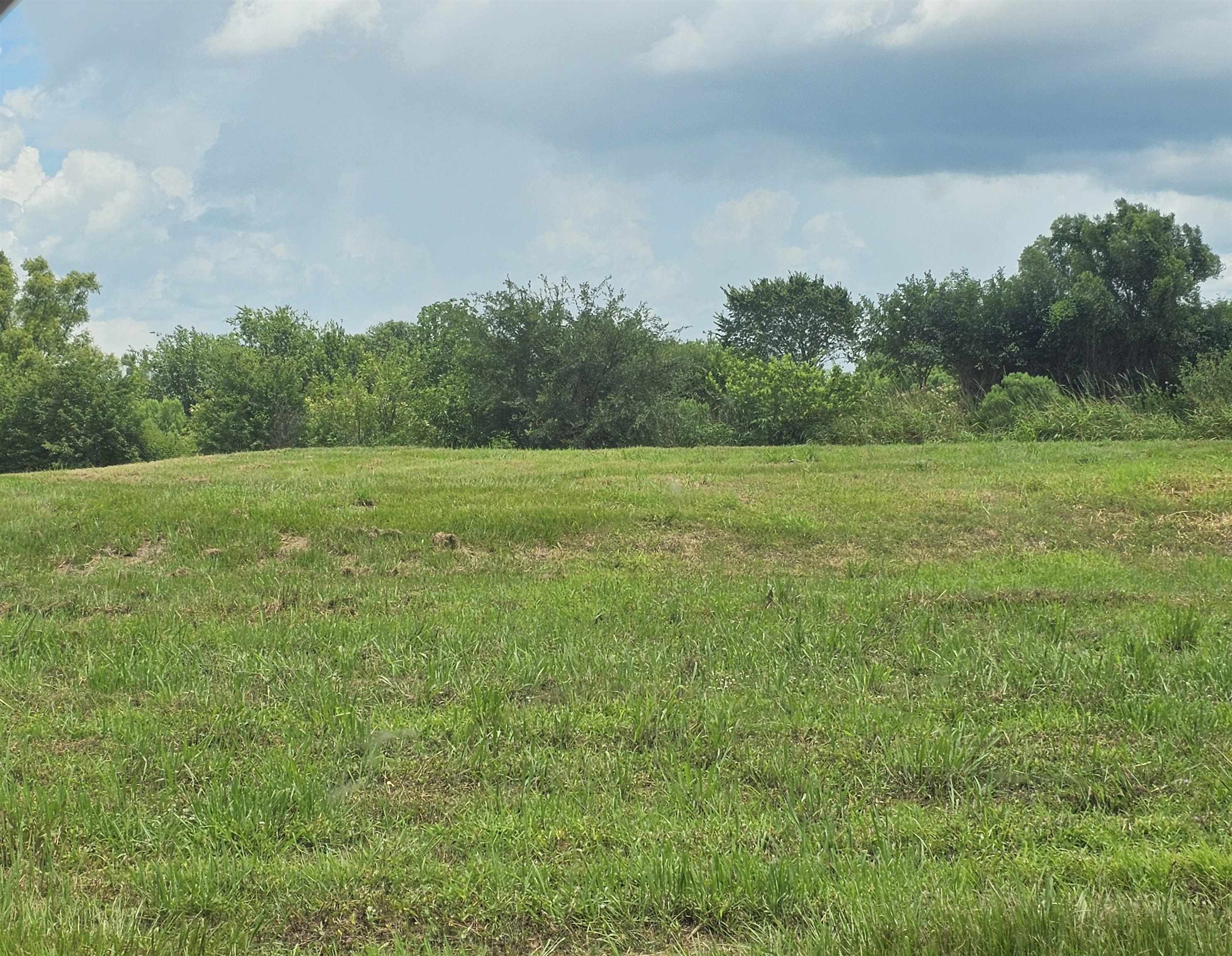 Land in Raceland