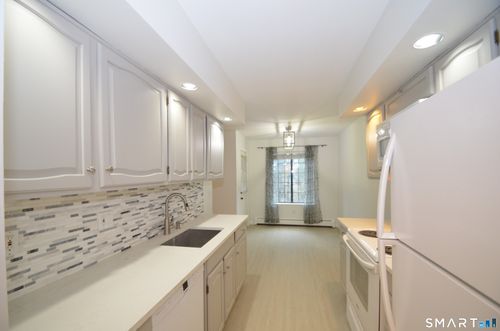 unit-27-125 Warner Hill Rd, Stratford, CT, 06614-1435 | Card Image