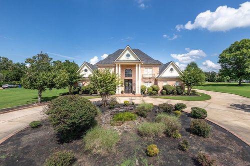 160 Monterey Mills Cv, Collierville, TN, 38017-4138 | Card Image