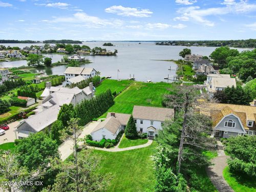 17 Nawthorne Road, Greenwich, CT, 06830 | Card Image