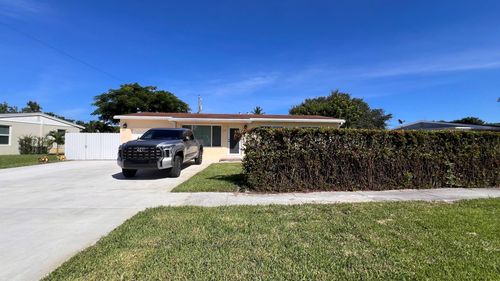 124 Abaco Dr, Palm Springs, FL, 33461-2002 | Card Image