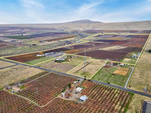 14306 W Acord Rd, Benton City, WA, 99320-8697 | Card Image