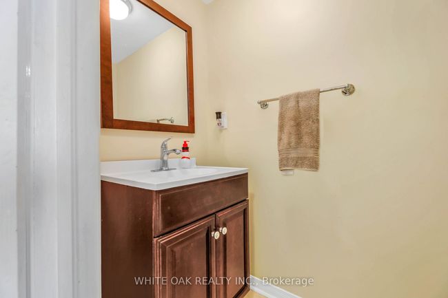 43 Sassafras Cir, House attached with 4 bedrooms, 4 bathrooms and 2 parking in Thornhill ON | Image 7