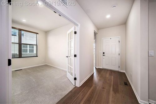 728 W Spaniel Dr, Ann Arbor, MI, 48108-7945 | Card Image