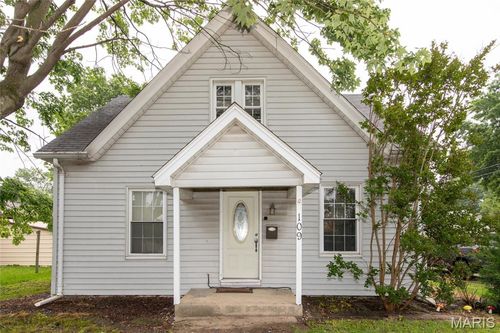 109 E Indiana St, Trenton, IL, 62293-1627 | Card Image