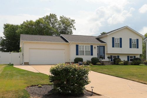 8719 Valley View Cir, Erie, PA, 16509-8025 | Card Image