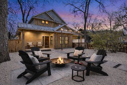 1613 Willow St, Austin, TX, 78702-4405 | Card Image