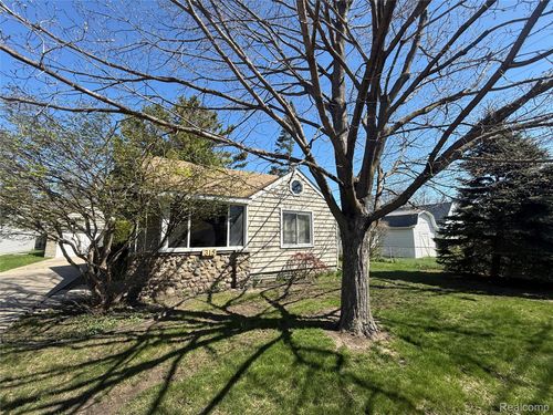 315 E Cowan Ave, Madison Heights, MI, 48071-3627 | Card Image