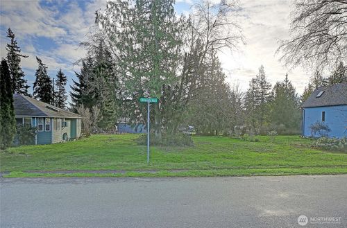 127 Admiralty Way, Camano Island, WA, 98282 | Card Image
