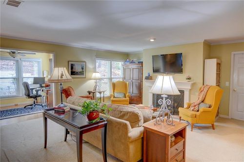 500 Bainbridge Dr, Atlanta, GA, 30327-4273 | Card Image
