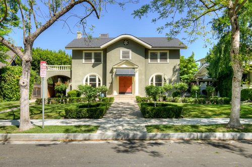 933 E Cambridge Ave, Fresno, CA, 93704-6202 | Card Image