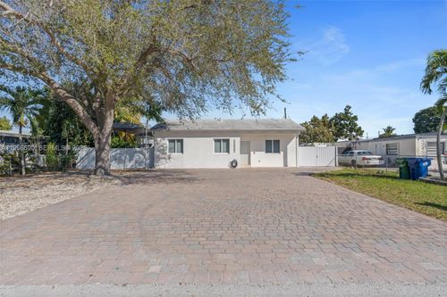 12045 Nw 20th Ave, Miami, FL, 33167-2001 | Card Image