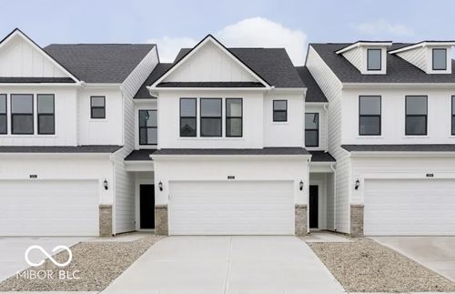 3242 Arabian Ln, Zionsville, IN, 46077-0447 | Card Image