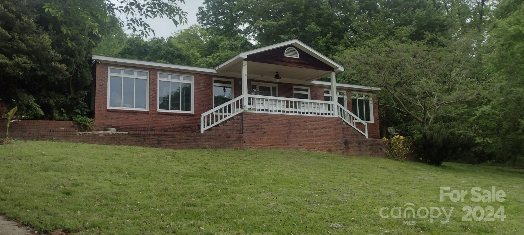 Fox Valley Rd, Charlotte, NC 28278