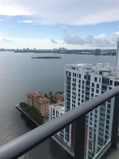 2503 - 460 Ne 28th St, Condo with 2 bedrooms, 2 bathrooms and null parking in Miami FL | Image 3