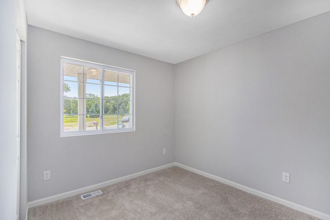 Spacious and bright bedroom 2 | Image 15
