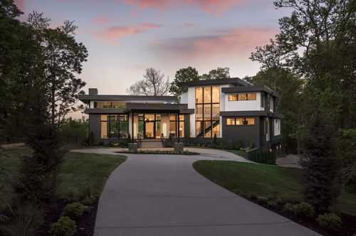 663 Hunters Trl, Nashville, TN, 37209-5627 | Card Image