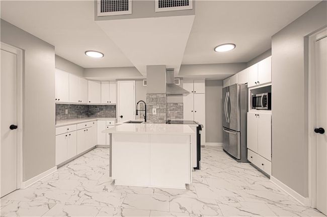 APT-210-211 - 4550 Warwick Blvd, Condo with 3 bedrooms, 3 bathrooms and null parking in Kansas City MO | Image 18