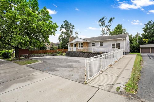 3821 W Broadway Ave, Robbinsdale, MN, 55422-2207 | Card Image