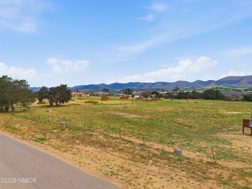 571 S Oak Glen Ave, Nipomo, CA, 93444-9009 | Card Image