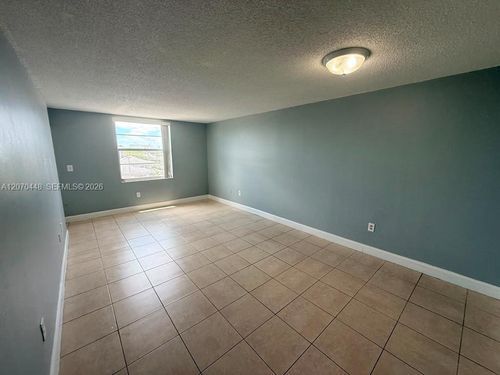 402-5775 W 20th Ave, Hialeah, FL, 33012-8905 | Card Image