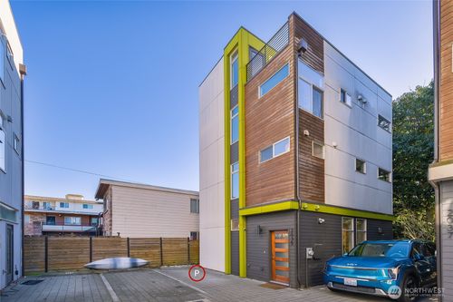 2035 Nw 65th St, Seattle, WA, 98117-5716 | Card Image