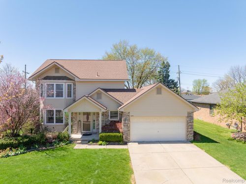 34509 Heartsworth Ln, Sterling Heights, MI, 48312-5740 | Card Image
