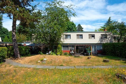 2765 Westview Dr, North Vancouver, BC, V7N3X2 | Card Image