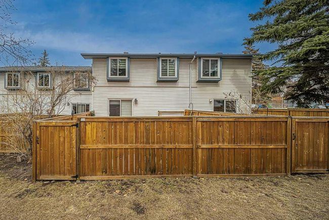 53 - 4810 40 Avenue Sw, Home with 4 bedrooms, 1 bathrooms and 1 parking in Calgary AB | Image 4