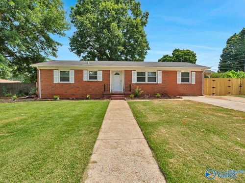 3906 Ellen Dr Nw, Huntsville, AL, 35810-3108 | Card Image