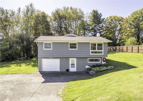 4174 Howlett Hill Rd, Syracuse, NY, 13215-1025 | Card Image